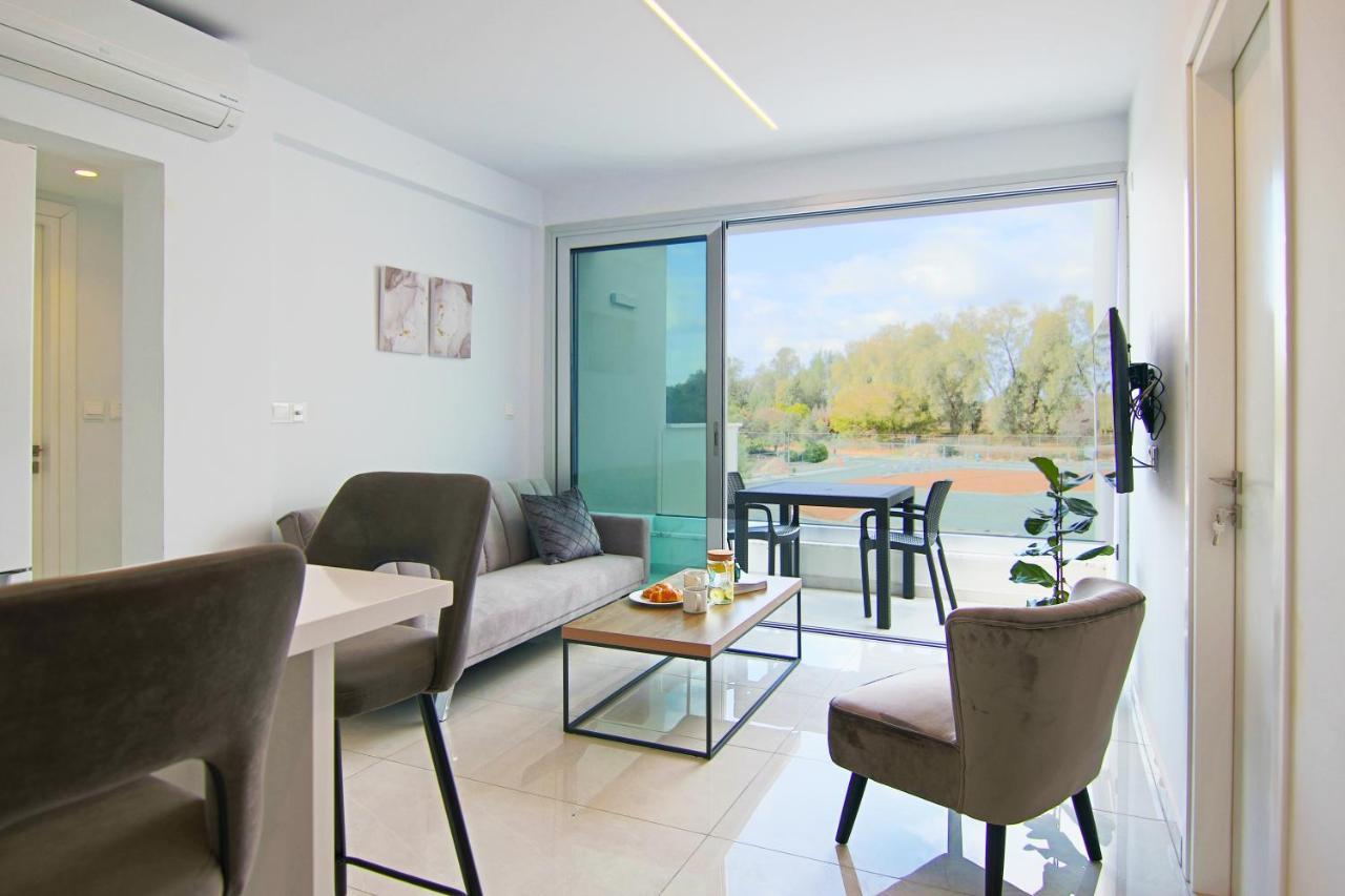 파포스 Phaedrus Living - Seaside Executive Flat Harbour 204 아파트 외부 사진